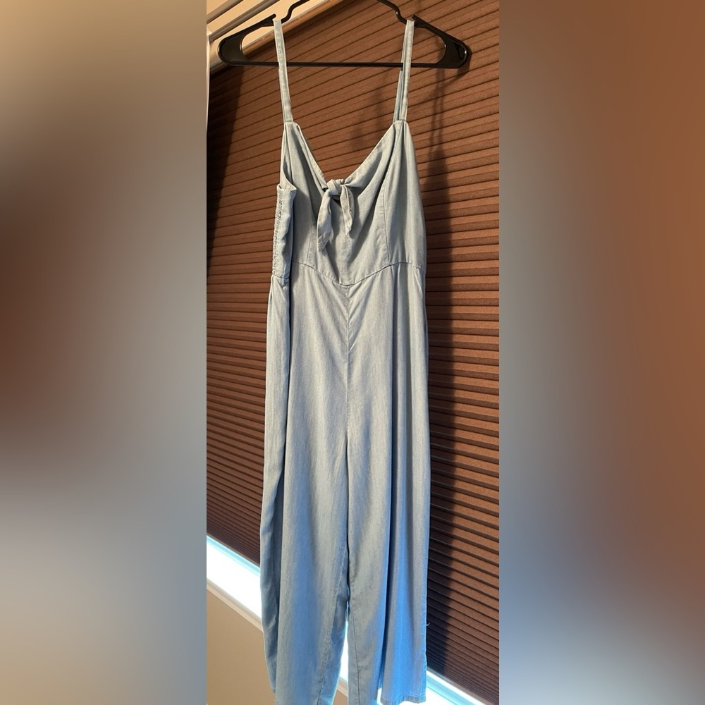 Old Navy Women’s Blue Wide Leg Cropped Jumpsuit Sz. Med NWT Adjustable straps